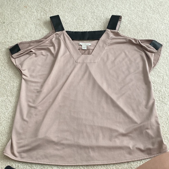 Faux leather cold shoulder top - Picture 3 of 4